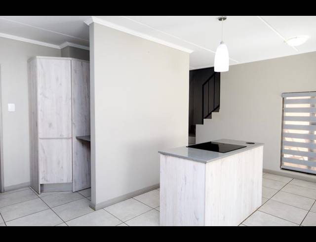 3 BEDROOM TOWNHOUSE FOR SALE IN AMBERFIELD